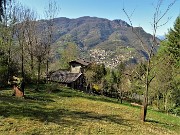 94 Oltrepassata la cascina per prati in falsopiano, raggiunta la stradetta agrosilvopastorale del mattino, la discendo passando al roccolo Ruggeri